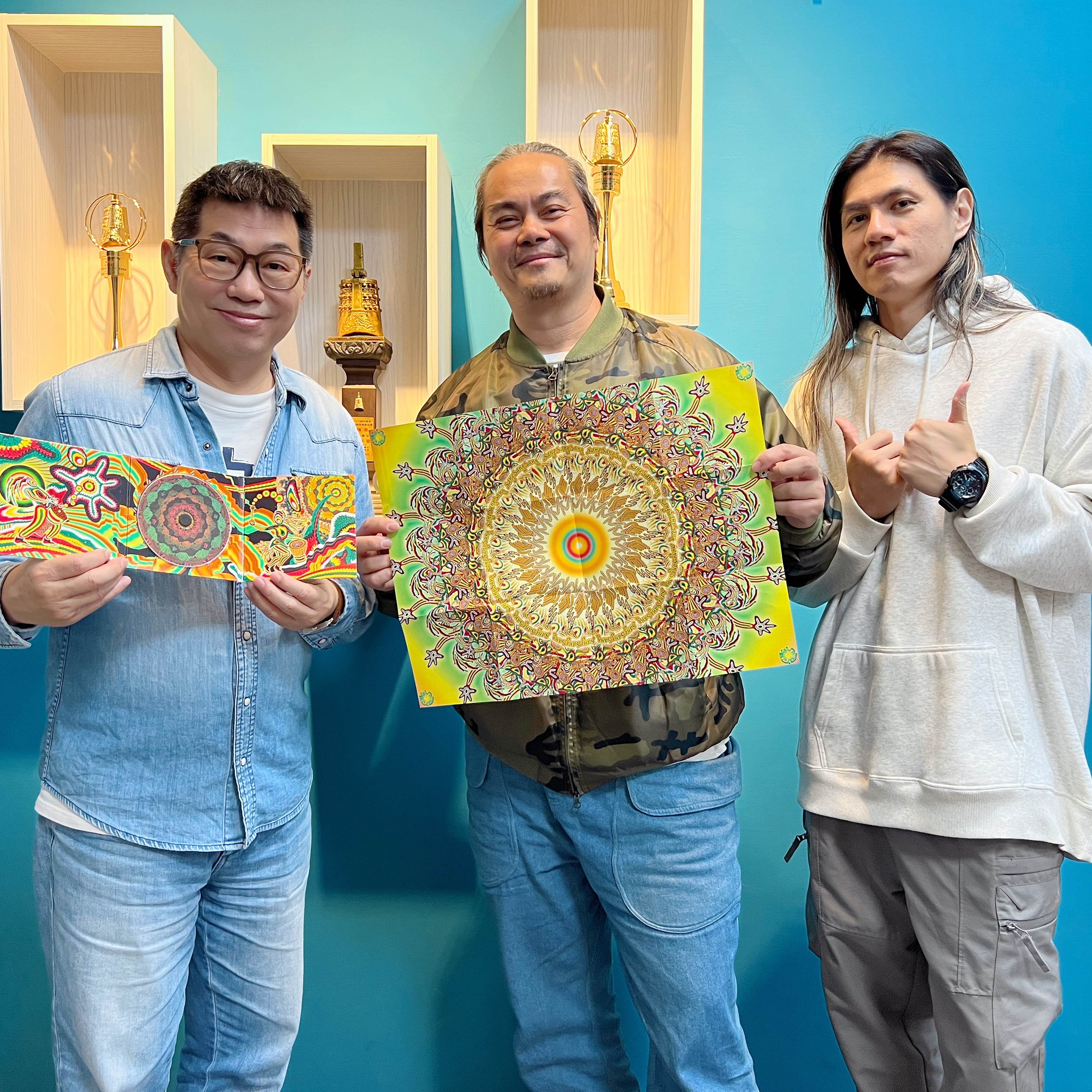 114.12.14.節目 :第一單元~訪問SIBONGIE嬉班子樂團團長江鳥與Bass手花崗分享全台語創作專輯《鬆鬆鬆SangSangSang》(上) 114.12.14.節目 :第一單元~訪問SIBONGIE嬉班子樂團團長江鳥與Bass手花崗分享全台語創作專輯《鬆鬆鬆SangSangSang》(上)